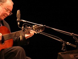 Cantor e compositor João Gilberto morre aos 88 anos