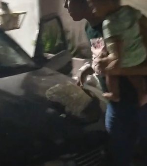 Mulher danifica carro do vizinho durante confusão em Lagoa da Canoa﻿