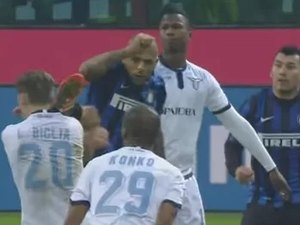 Felipe Melo pega suspensão de três jogos por chute no pescoço