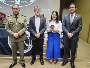 Perita-geral da Polícia Científica é homenageada em aula inaugural do V curso de operações táticas