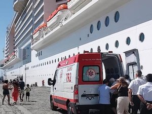 Turista é socorrida após passar mal a bordo de navio no Porto de Maceió