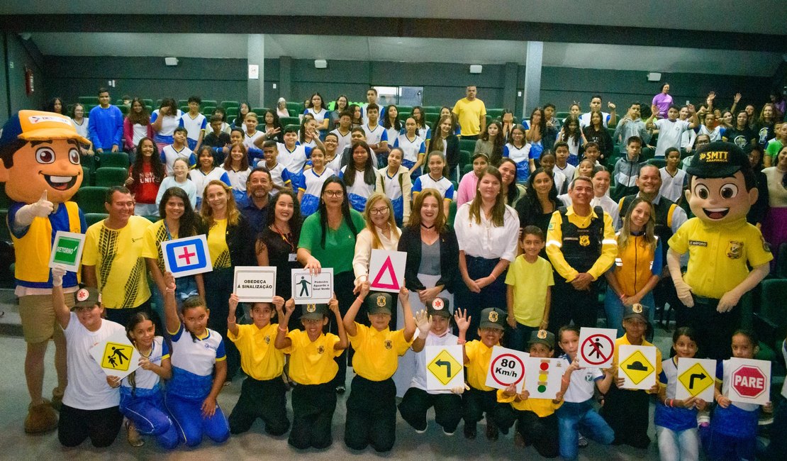 Detran educa mais de 10 mil estudantes sobre segurança no trânsito em ação do Maio Amarelo