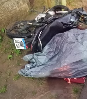 Jovem morre após colidir motocicleta contra poste em rodovia de Feira Grande