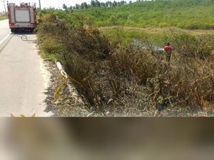 Bombeiros são chamados para apagar incêndio em Maragogi