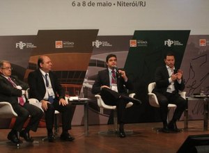 Rui Palmeira medeia debate sobre Infraestrutura no Rio de Janeiro 