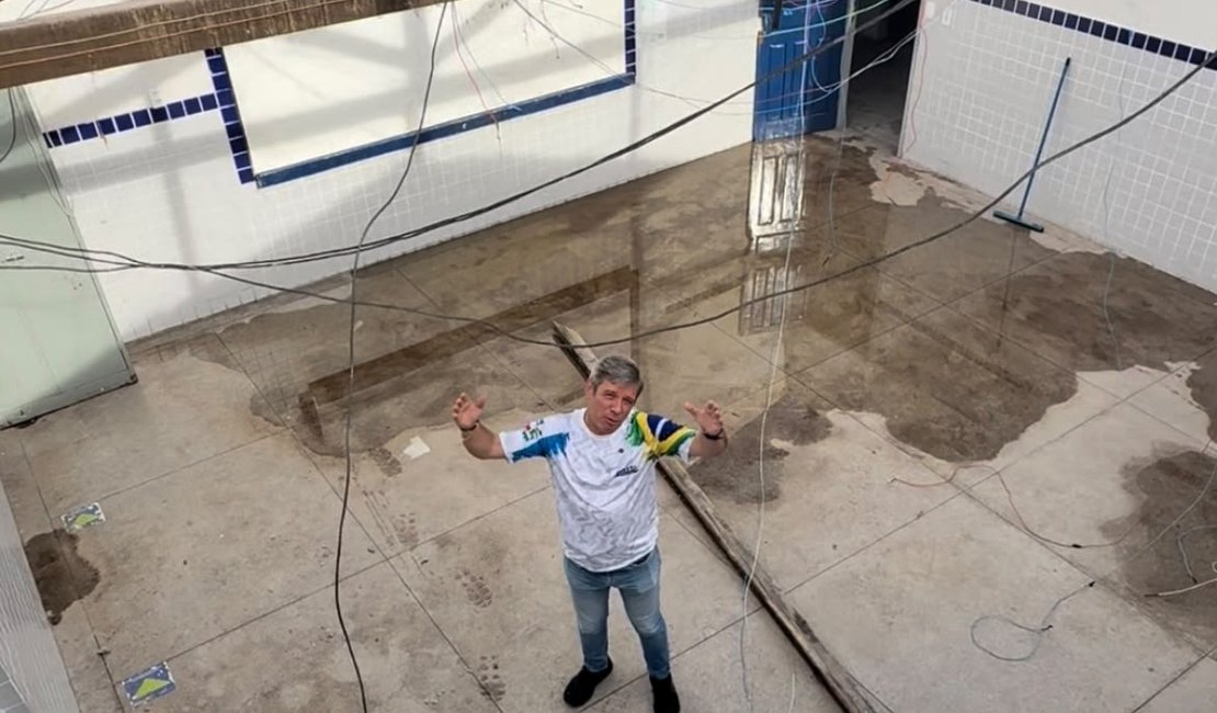 Sala de aula sem teto: Cabo Bebeto denuncia situação de escola em Inhapi
