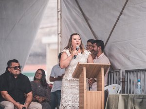 Prefeita de Porto Calvo anuncia lançamento do edital do concurso público