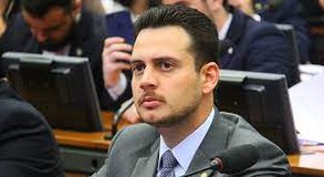 Dono de quase 70 mil votos em 2022, para onde vai Nivaldo Albuquerque?