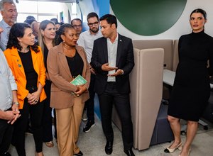 Vice-prefeito inaugura primeiro Parque Biblioteca bilíngue do Brasil, no Benedito Bentes