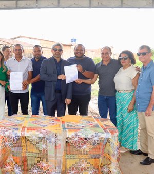 Matriz de Camaragibe assina Ordem de Serviço para a construção da primeira creche inclusiva de Alagoas
