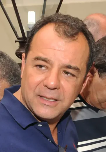 Cabral é condenado por esquema de regalias durante prisão no Rio de Janeiro