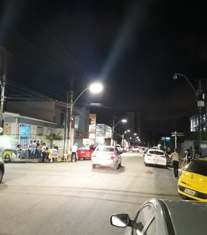 Ruas do bairro Farol, em Maceió, recebem iluminação em LED