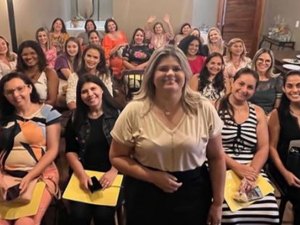 [Vídeo] Mesa posta atrai adeptas e curso para aprender técnica vira sucesso em Arapiraca
