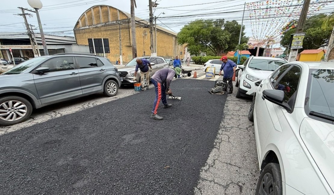 Operação Tapa-buraco reforça manutenção viária em Jaraguá para São João Raiz