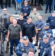 Bolsonaro deixa hospital após passar por procedimento na pele