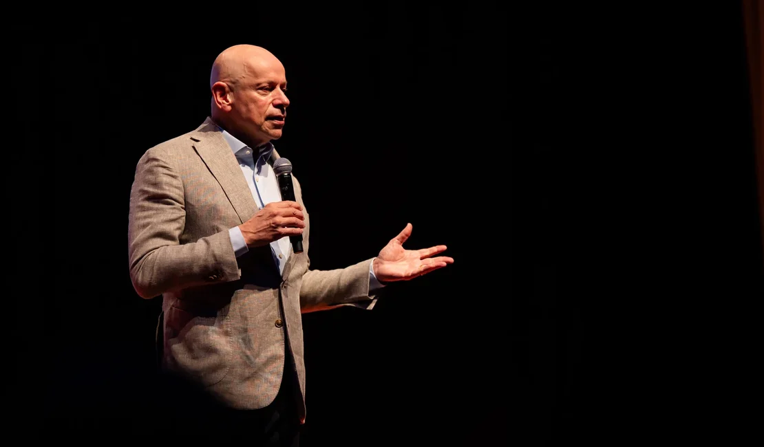 Leandro Karnal defende a educação como base da gestão pública na Feira dos Municípios Alagoanos