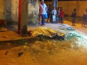 Jovem é assassinado com sete tiros na capital