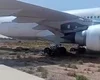 Avião sai da pista em manobra e fica preso em aeroporto da Líbia; veja