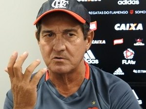 Muricy Ramalho está isolado com familiares para definir seu futuro