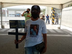 “Perdi minha mãe por culpa da Braskem”, diz moradora durante protesto