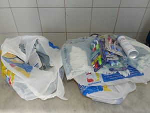 Jovem é preso com diversos materiais furtados de supermercado