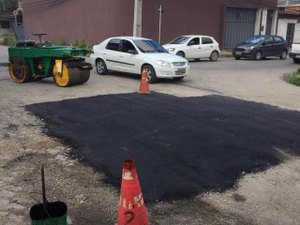 Prefeitura inicia reparos em vias danificadas pelas chuvas