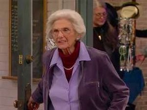 Aos 105 anos, morre atriz mais velha em atividade