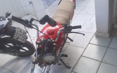 Adolescentes são flagrados em moto roubada em Porto Calvo
