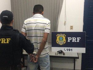 Homem é preso com arma e munições na BR-101, em São Miguel dos Campos