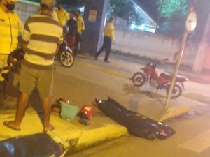 Mulher morre após moto ser atingida por carro no bairro Mangabeiras