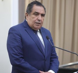 Deputado aproveita aniversário de Marcelo Victor para denunciar mortes de cães e gatos no Sertão