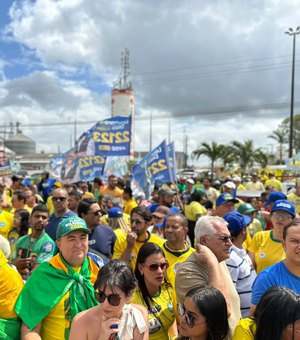 Motociata de Flávio Bolsonaro já reúne centenas de apoiadores em Arapiraca