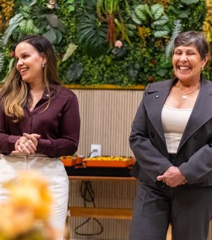 Célia Rocha e Nathália Barbosa mobilizam mulheres em encontro político