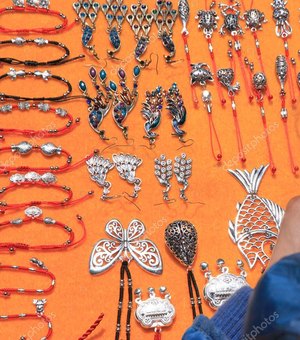 Mulher é presa tentando vender joias roubadas em restaurante de Paripueira 