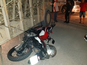 Caminhão colide com motocicleta em rodovia de São Luis do Quitunde