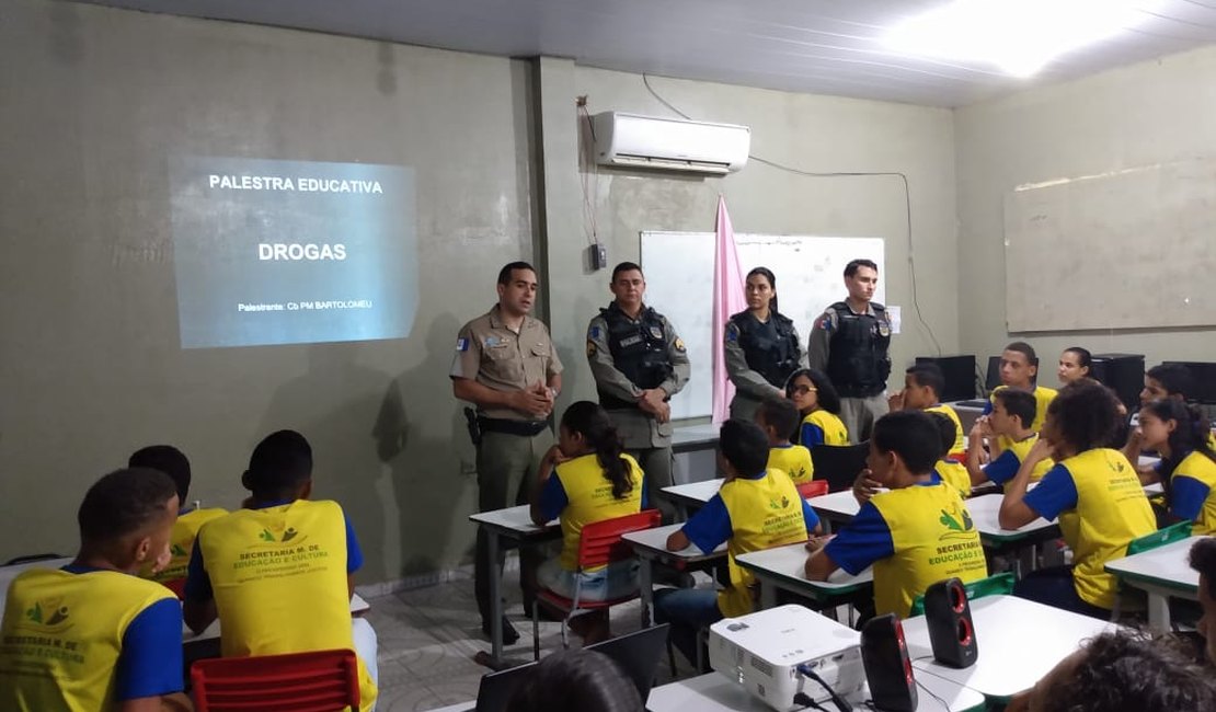 Polícia Militar promove palestra educativa em escola de Campestre