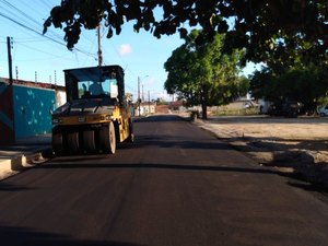 Cidade Universitária: Prefeitura avança com Revitaliza Maceió e mais três ruas são pavimentadas