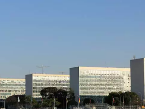 Governo trava concursos para aprovar reforma administrativa