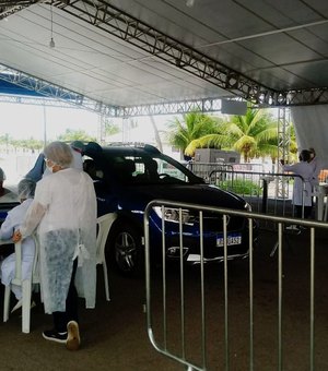 Maceió amplia vacinação contra a Covid-19 para pessoas a partir dos 33 anos