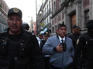 Ex-militar mata 3 no México após ser repreendido por urinar em muro