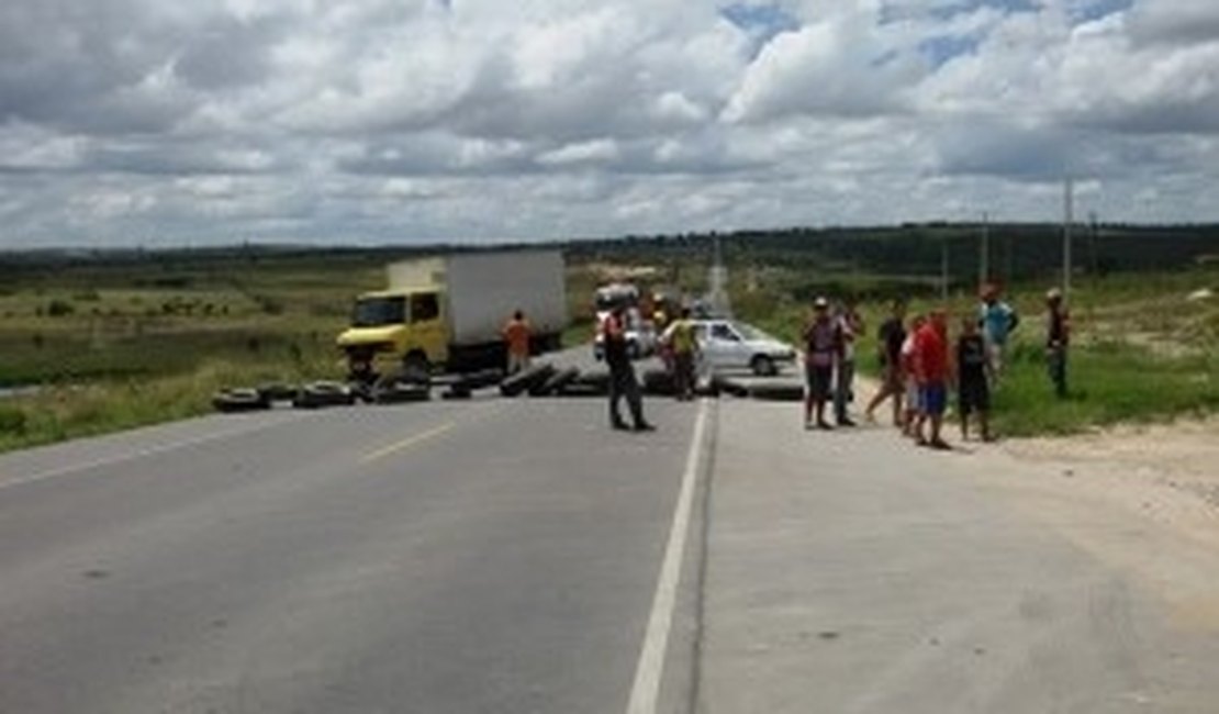 Bandidos voltam a agir e realizam arrastão em Delmiro Gouveia