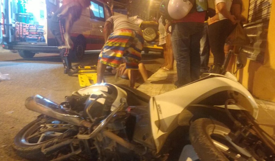 Colisão entre cinquentinha e carro deixa feridos em Arapiraca