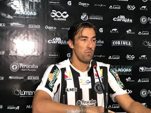 Sem Kivel, Maurílio Silva relaciona todos os demais jogadores para partida contra o CEO
