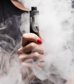 Um em cada quatro adolescentes em AL já experimentou cigarro eletrônico, diz IBGE