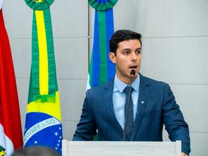 Após anúncio de greve na Ufal, Caio Bebeto ironiza: 'Fazem o L e depois entram em greve'