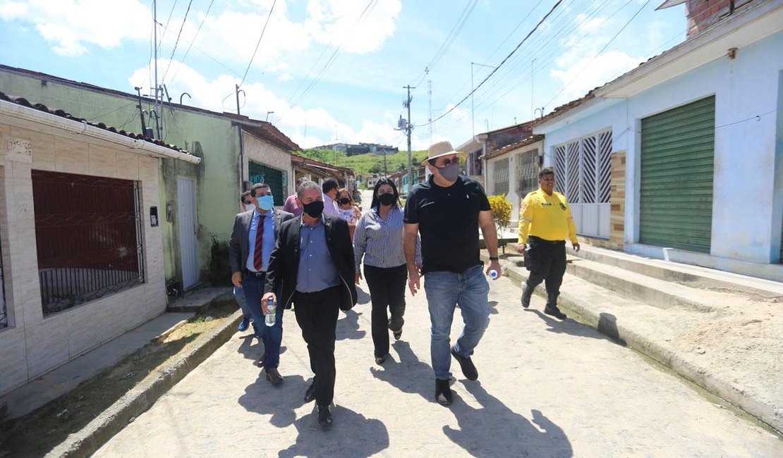 Promotor e procurador-geral de Justiça vistoriam obras em Rio Largo