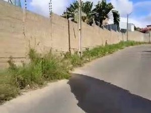 Moradores denunciam despejo de resíduos por condomínio de luxo, em Arapiraca