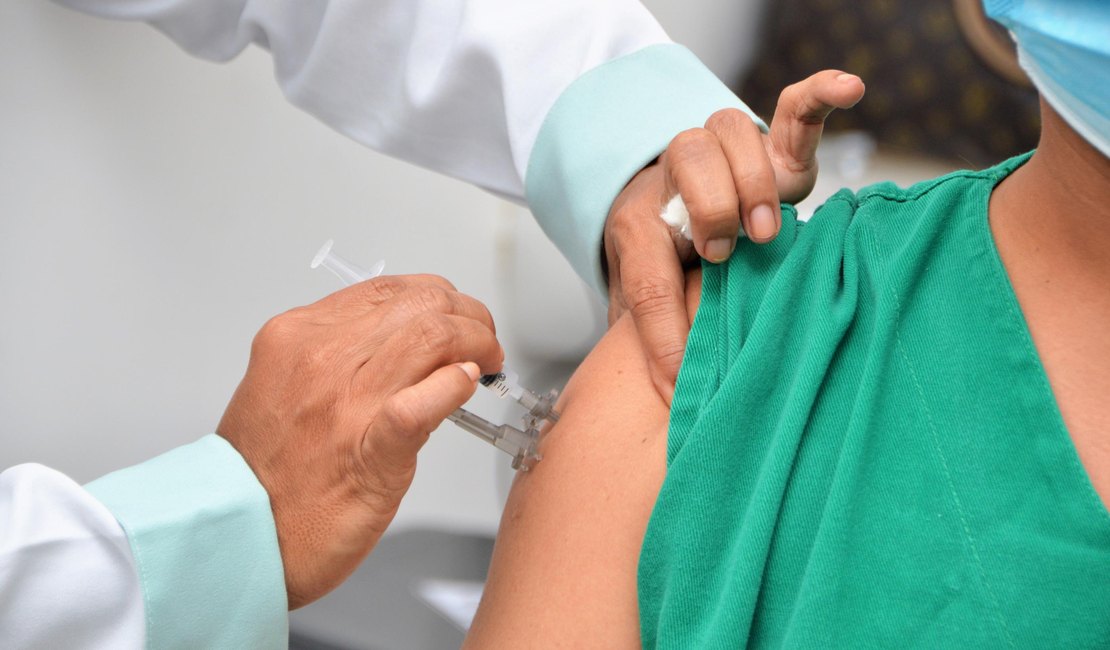 Secretaria de Saúde intensifica vacinação contra a Influenza em Palmeira; Campanha encerra no dia 30