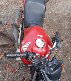 Polícia recupera motocicleta roubada em Arapiraca