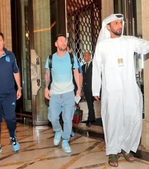 Messi chega em Abu Dhabi e se prepara para amistoso da Argentina